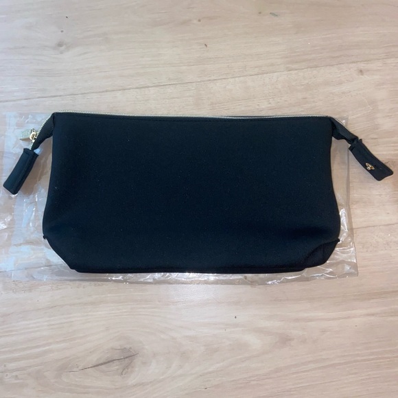 Tarte simply chic makeup bag - Picture 2 of 4